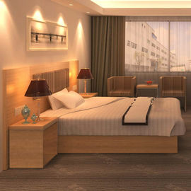 優雅なホテルの部屋の家具のナイトスタンドの一定の木の寝室続き